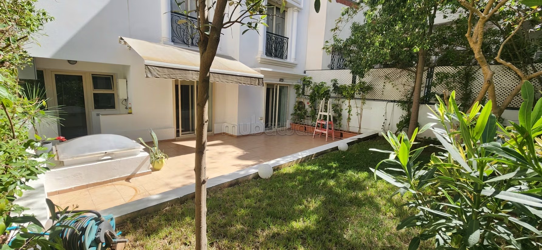 Appartement avec extérieur et jardin plein Maarif
